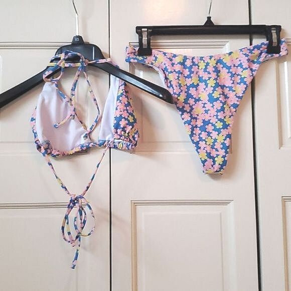 SHEIN BIKINI, FLORAL, Size M on top, Size S on Bottoms. NWOT! - Picture 2 of 4